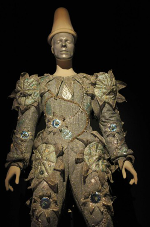 david-bowie-is_mambo_veduta-della-mostra_5_gall